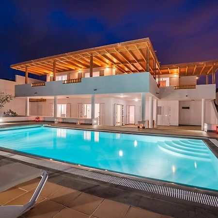 Villa Dedalos - A Luxury Large Villa With A Heated Pool In Puerto Calero Εξωτερικό φωτογραφία