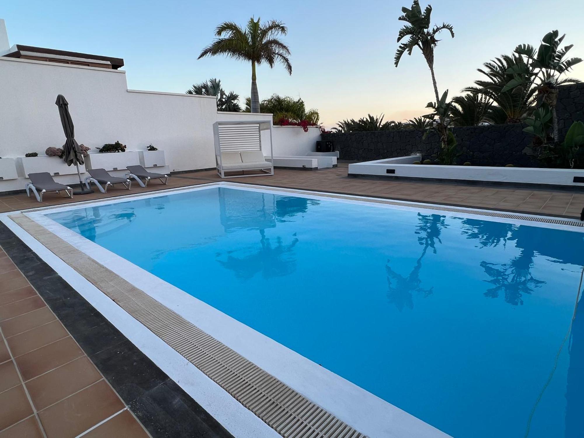 Villa Dedalos - A Luxury Large Villa With A Heated Pool In Puerto Calero Εξωτερικό φωτογραφία