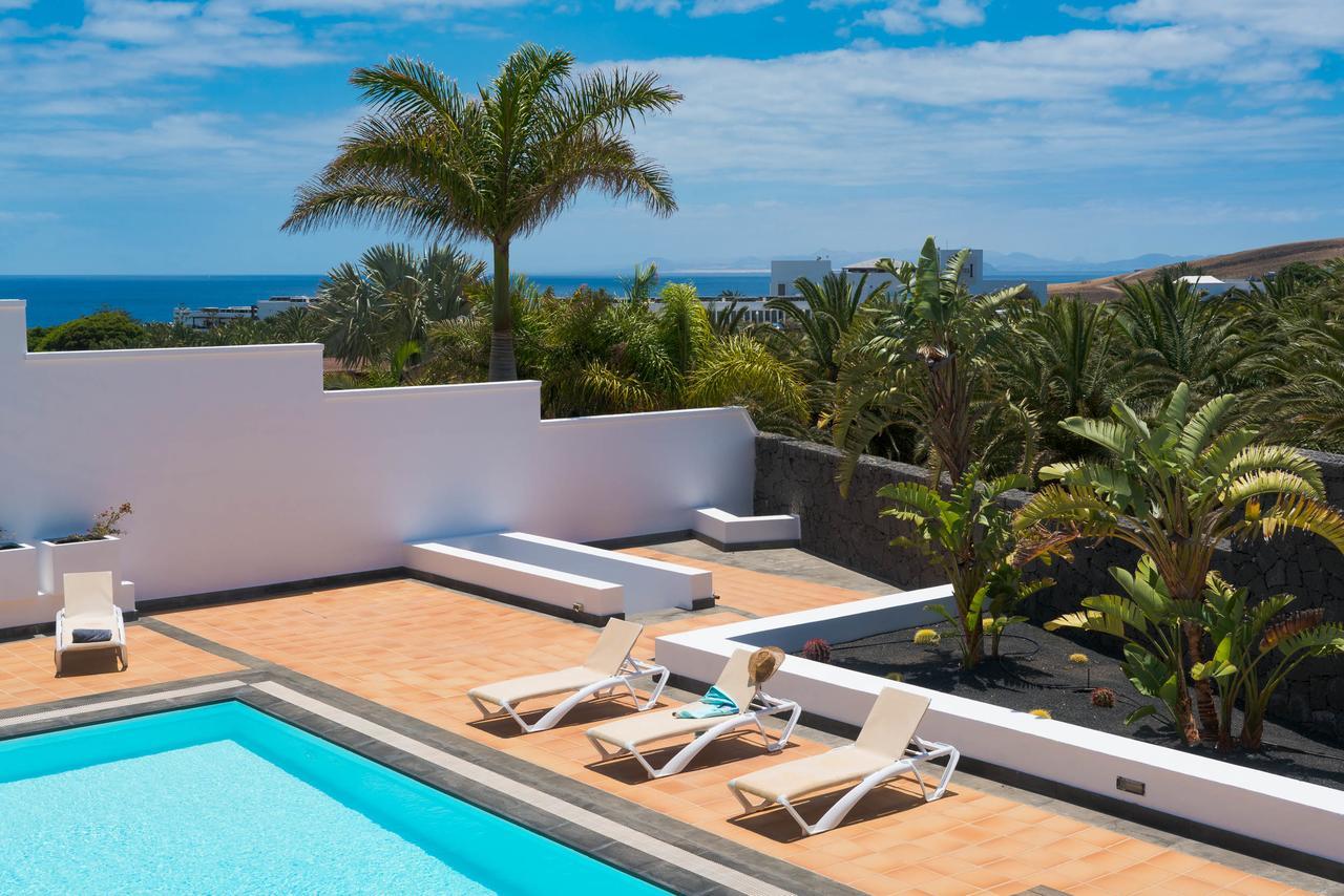 Villa Dedalos - A Luxury Large Villa With A Heated Pool In Puerto Calero Εξωτερικό φωτογραφία