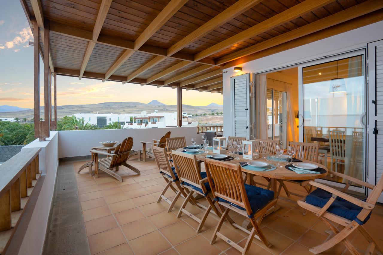 Villa Dedalos - A Luxury Large Villa With A Heated Pool In Puerto Calero Εξωτερικό φωτογραφία