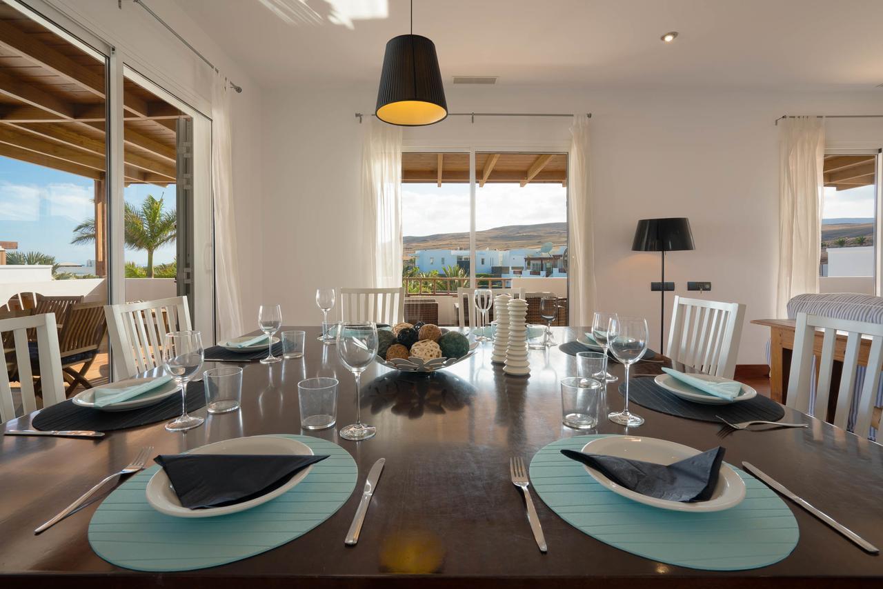 Villa Dedalos - A Luxury Large Villa With A Heated Pool In Puerto Calero Εξωτερικό φωτογραφία